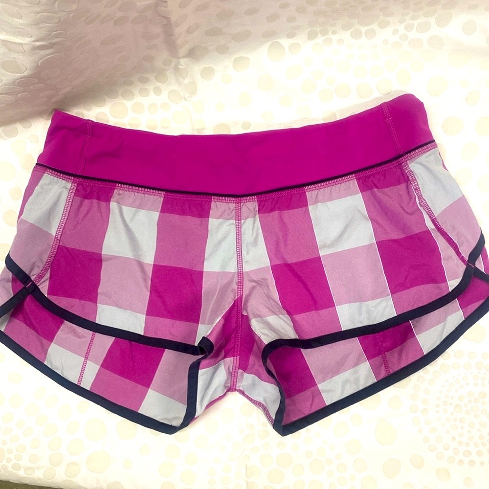 16 -Lululemon Run: Speed Short 
Gros Gingham Reflective Swift Raspberry / Bl…